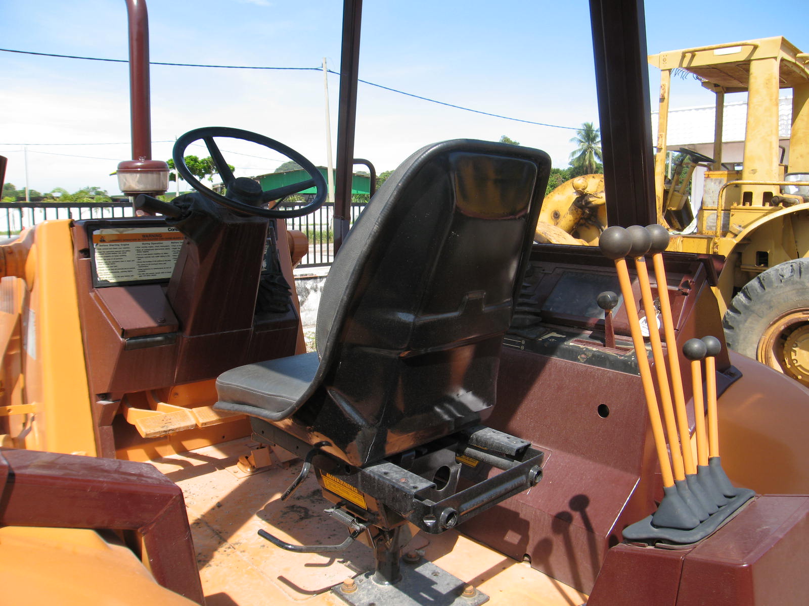 SOON SENG LEE HEAVY EQUIPMENT PLT Case 580 Super K Backhoe Loader