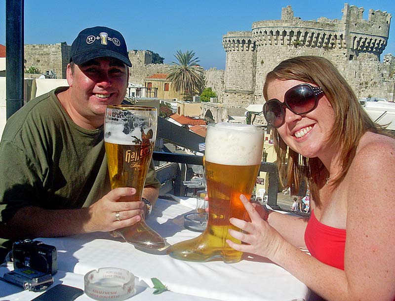 Dårligt humør vejledning væv Drinking the Das Boot Beer in under 10 minutes (Rhodes, Greece)