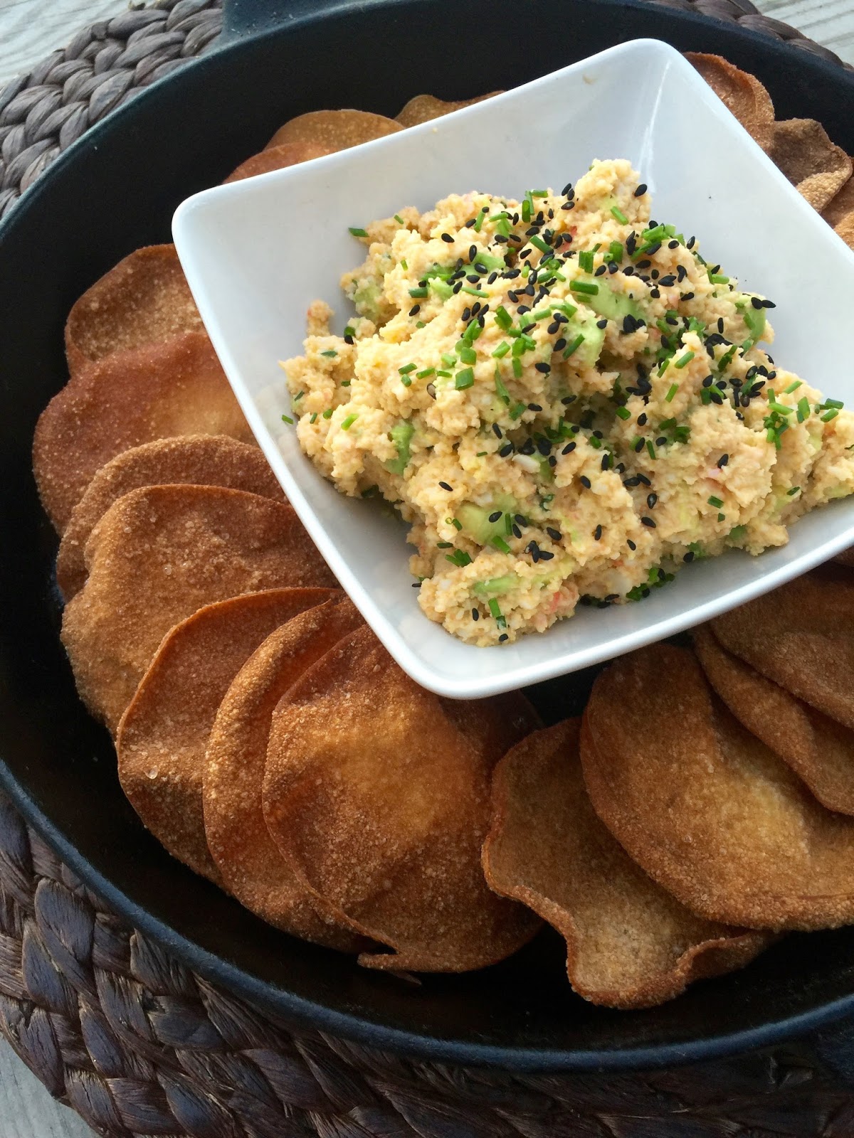 Recipe Spicy Avocado Crab on Wonton Chips