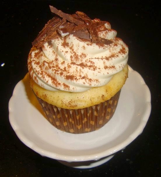 Featured Recipe | Tiramisu Cupcakes from Sarah's Kitchen #SecretRecipeClub #recipe #dessert #cupcakes #tiramisu