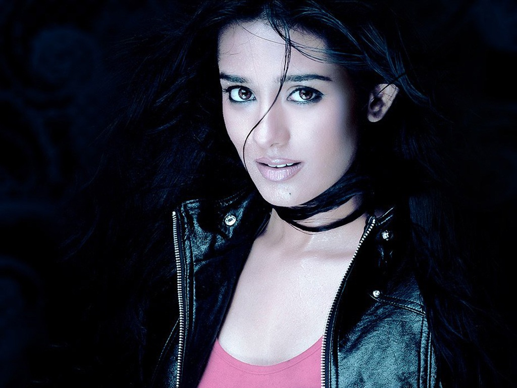 Bollywood Celebrity Amrita Rao HD Wallpapers | Free Neo Wallpapers