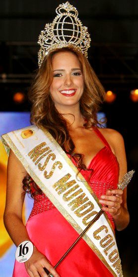 Daniela Ramos Foto de Daniela Ramos con la corona de Miss Mundo