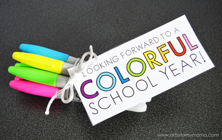 "Colorful" Teacher Gift Idea with Free Printable at artsyfartsymama.com #StaplesBTS #Sharpie #giftidea