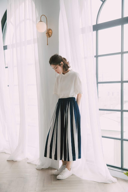 花領白色棉麻短袖上衣