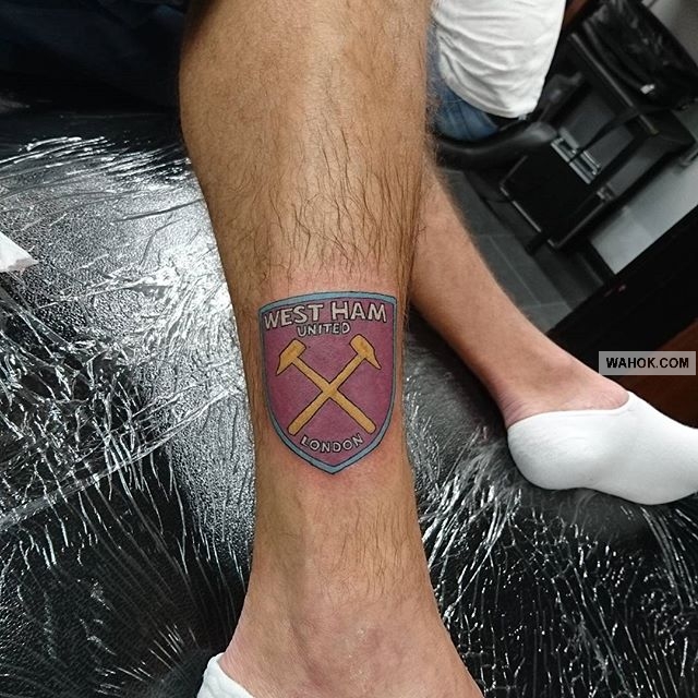 Gambar Tattoo 3D Logo Sepak Bola Dan Soccer Football Amerika Serta Club Gambar Tato Keren Simpel, Tato Terbaru Di bagian Vital,Tato tulisan keren di tangan, tato terbaik dunia paling popular, tato batik barong, tato didada cewek, tato cewek seksi, tato jepang, cina, india, gambar tattoo malaikat