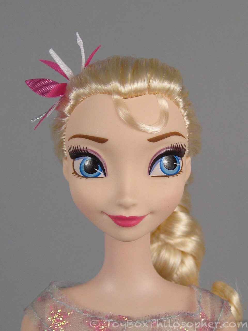 "Frozen Fever" Anna and Elsa DollsA Comparison Review! The Toy Box