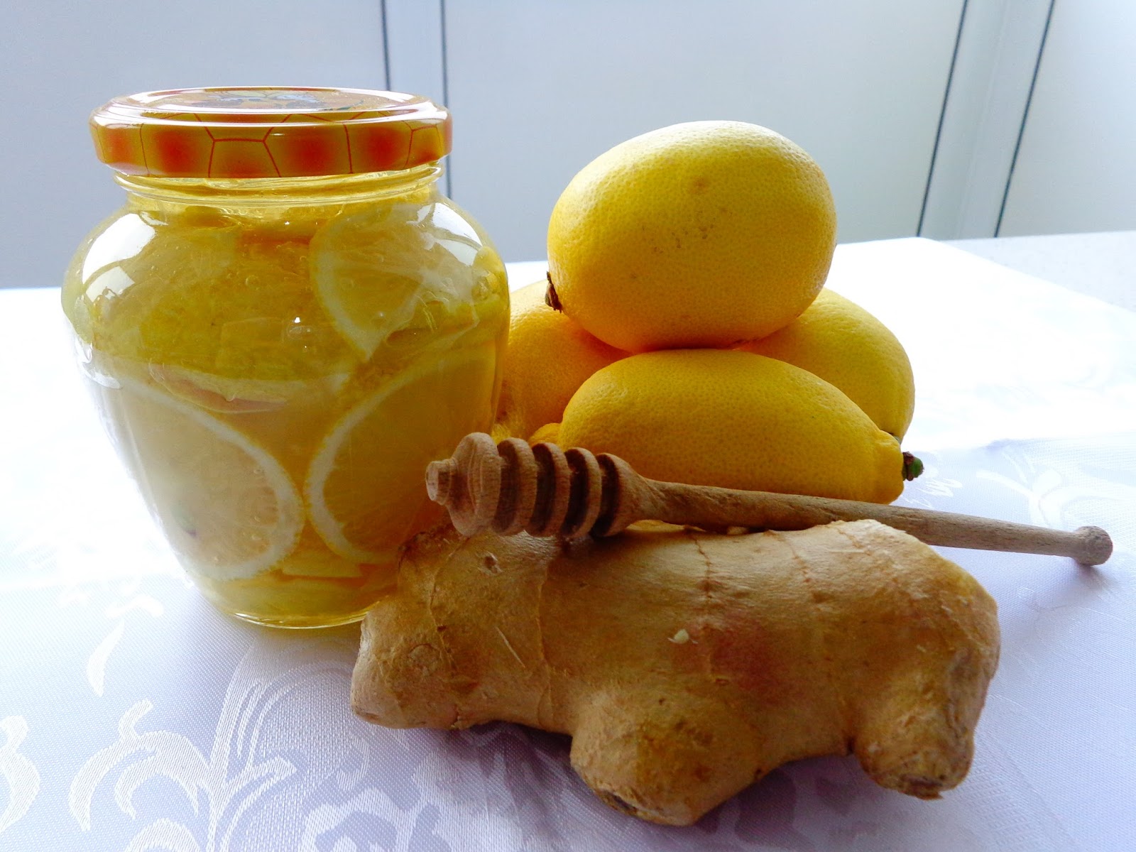 Dieta cu lămâie și miere - slăbești 9 kilograme în 14 zile