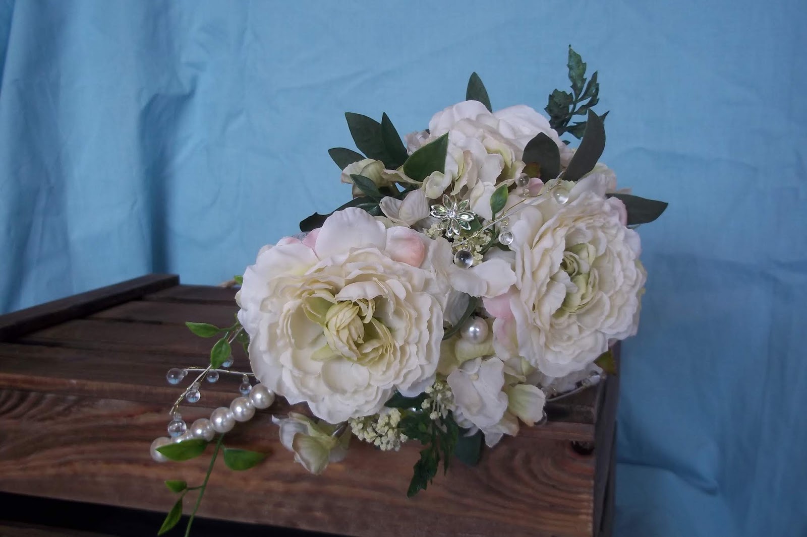 Simple And Elegant Bridal Hand Tied Dancing Orchid