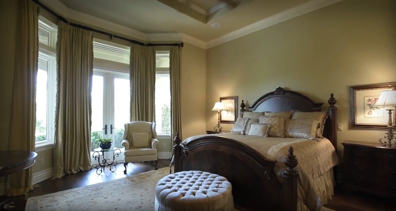 17 Photos vs. Prestigious Barton Creek Home Interior Design Tour