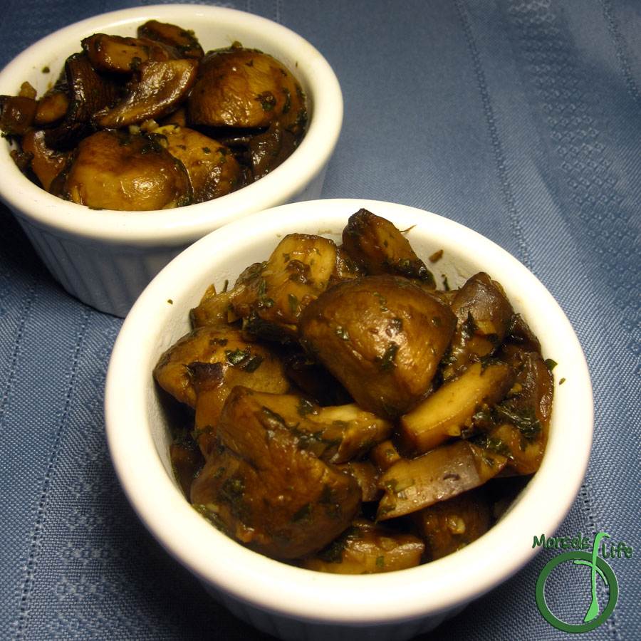 Morsels of Life - Balsamic Garlic Mushrooms - Mushrooms cooked with a bit of tangy balsamic vinegar and a garlicky butter sauce.