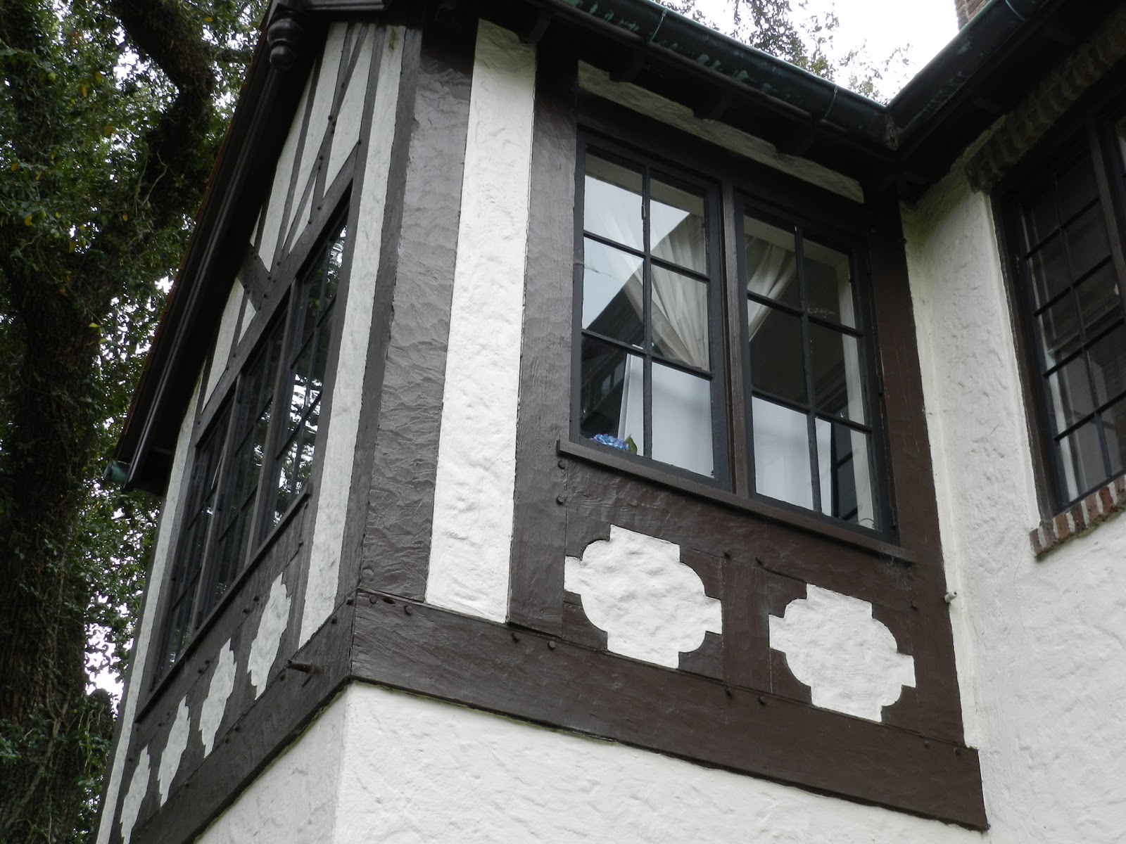 Mike's Historic Buildings Haddon Hall Apartments