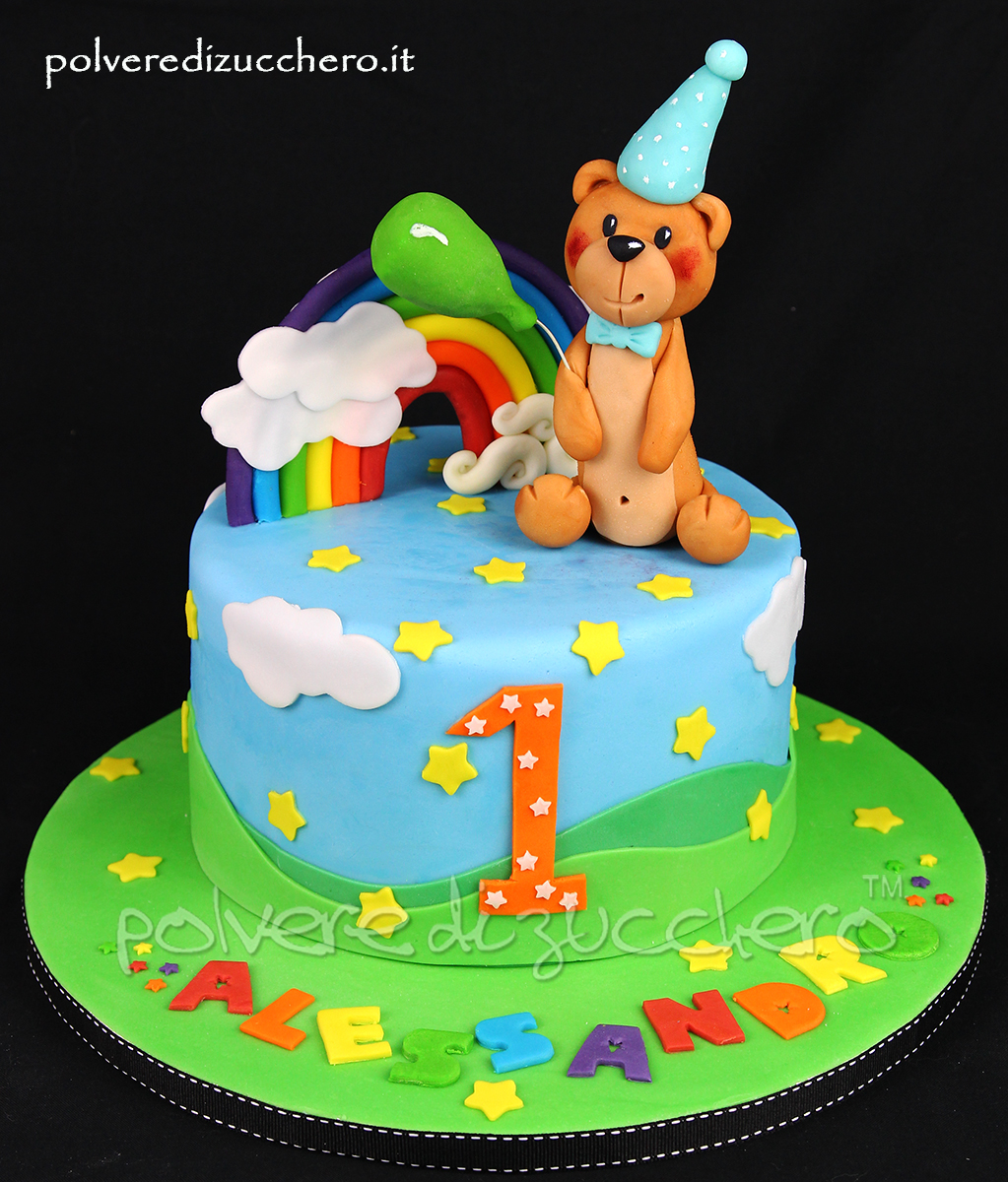 Torta decorata per il 1° compleanno di un bimbo con orsetto e arcobaleno in  pasta di zucchero  Polvere di Zucchero:cake design e sugar art.Corsi  decorazione torte,cupcakes e fiori.Shop on line