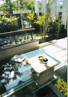 Konsep modern minimalis pada carport menciptakan kesan harmoni 