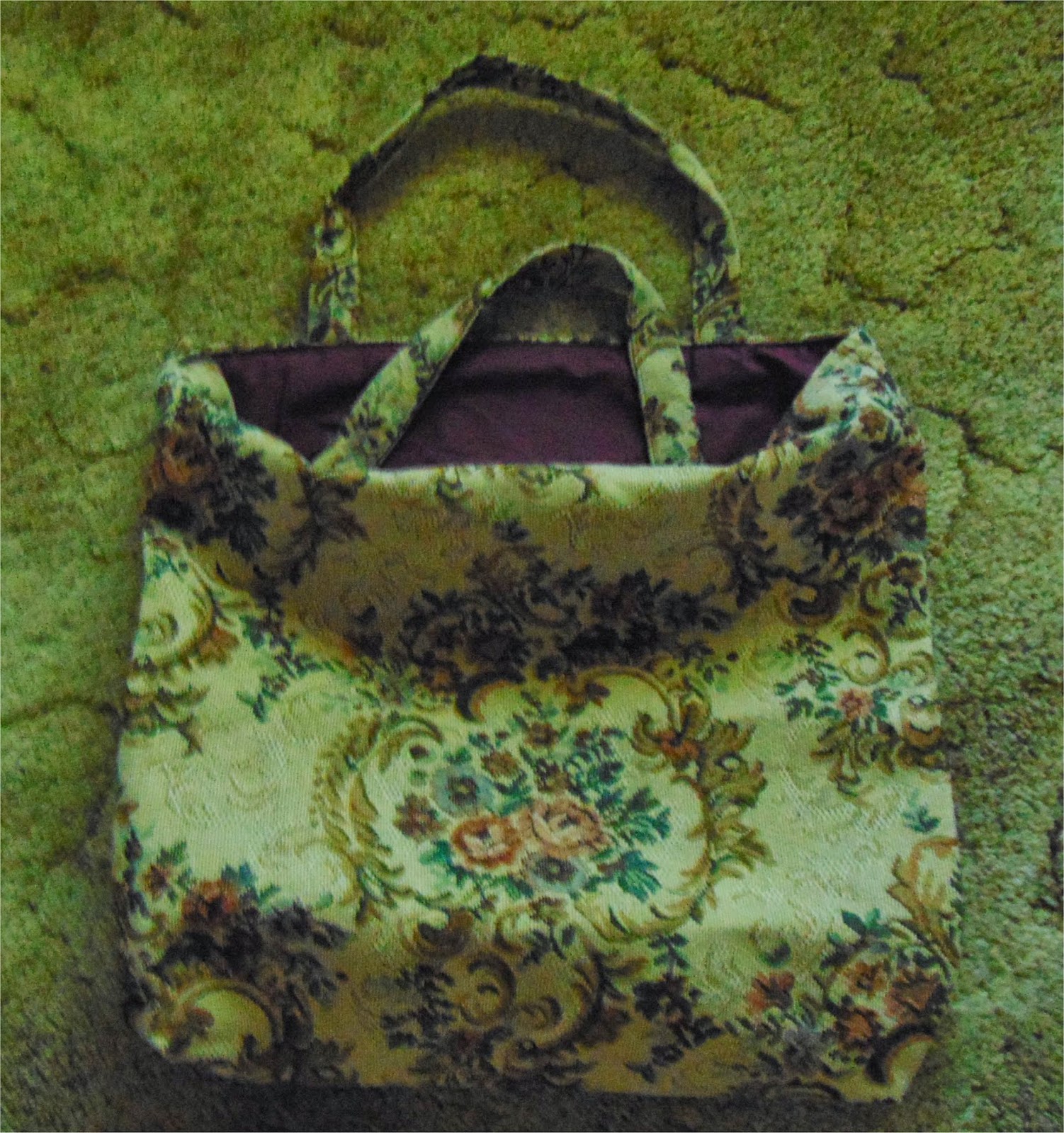 Tote bag made of upholstery fabric with fall flowers