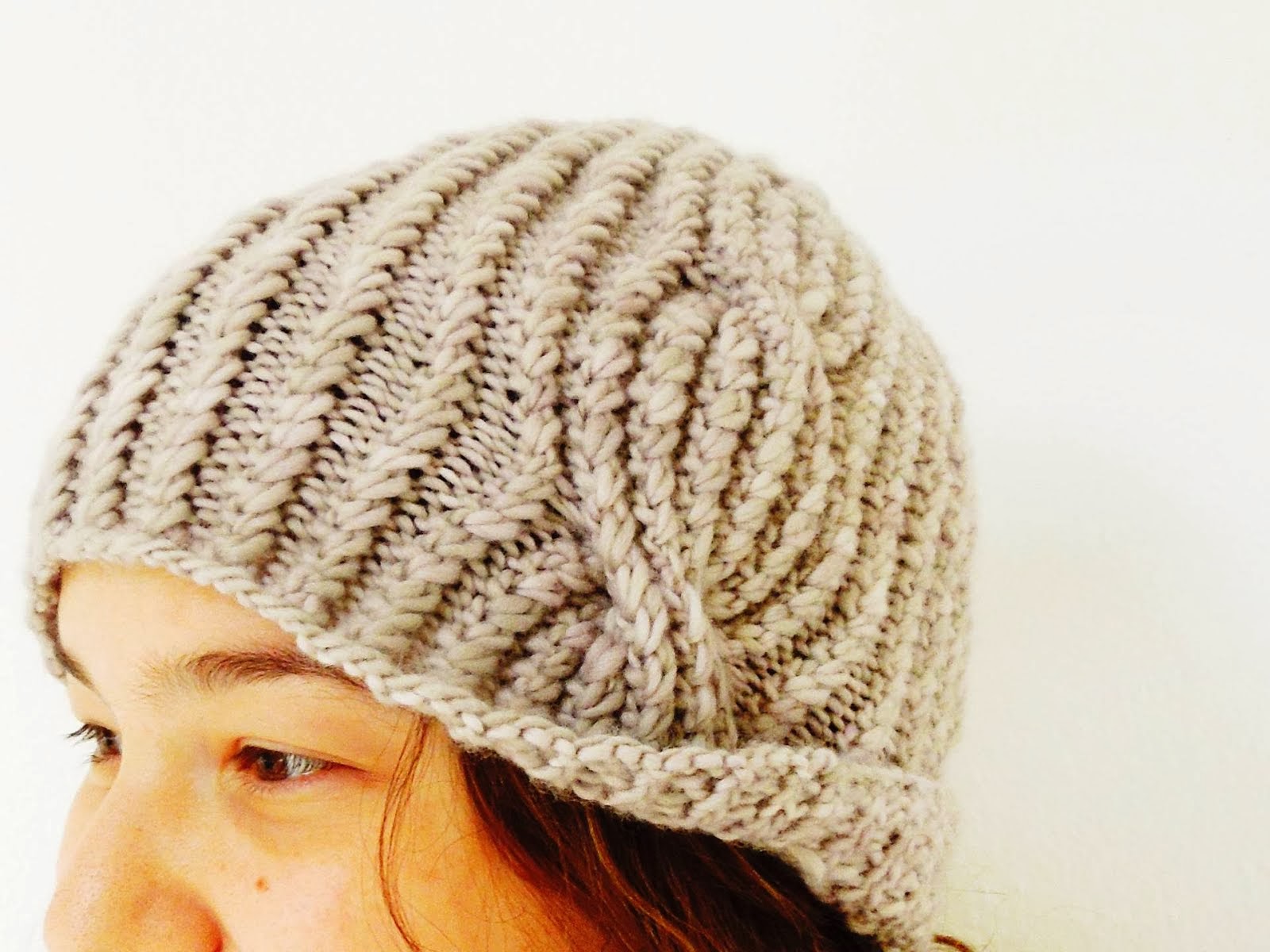 Pleksuda hat pattern - buy through Ravelry  //  σχεδιο για σκουφακι  - αγορα μεσω Ravelry €2,90