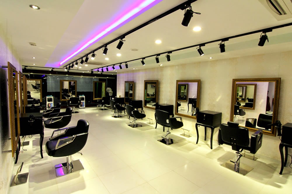 10 Best Hair Salons In Mumbai Near You To Style Yourself.
