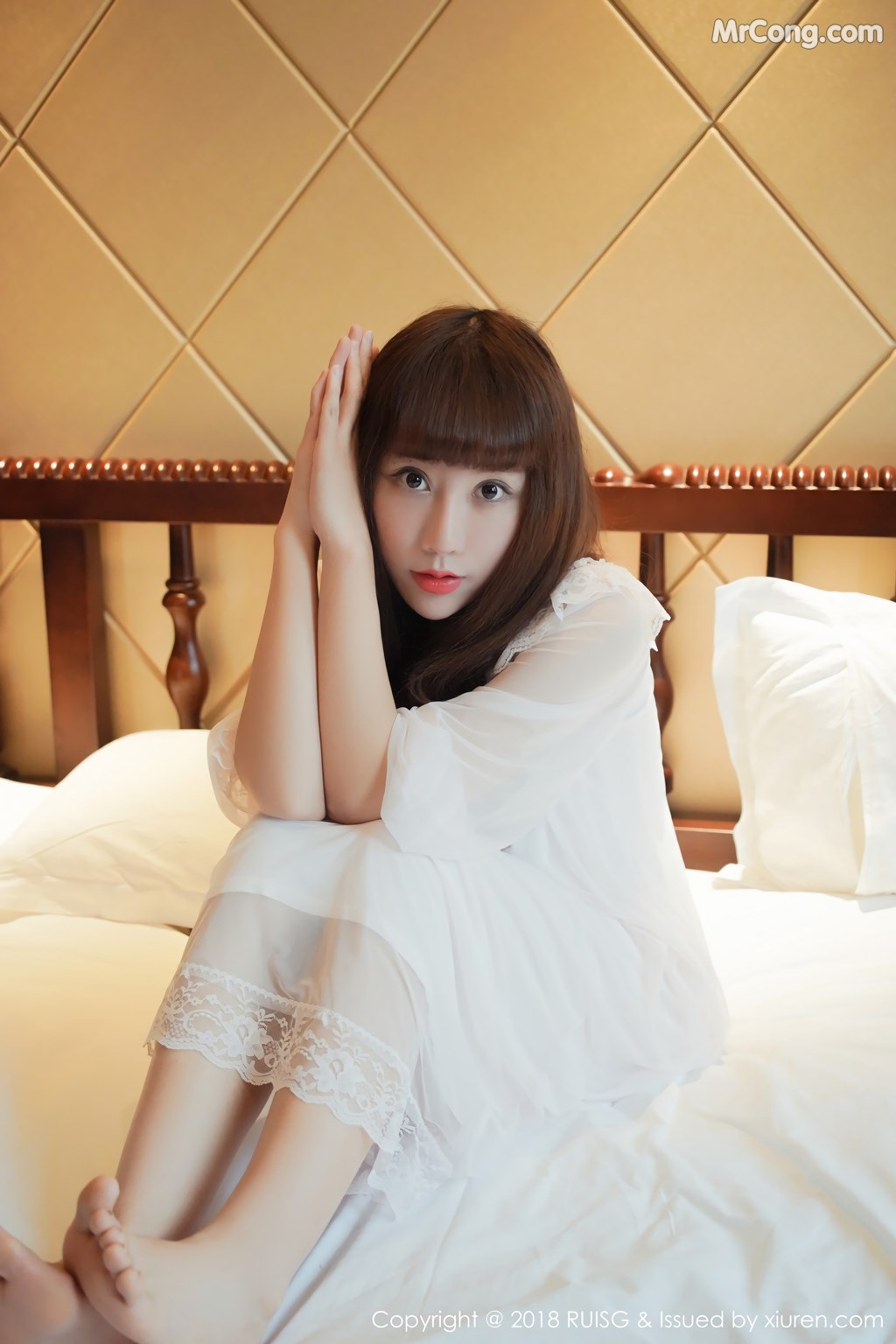 RuiSG Vol.043: Model Xia Xiao Xiao (夏 笑笑 Summer) (43 photos)