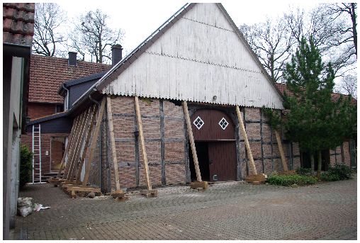 AdK 192: Haus auf Stelzen