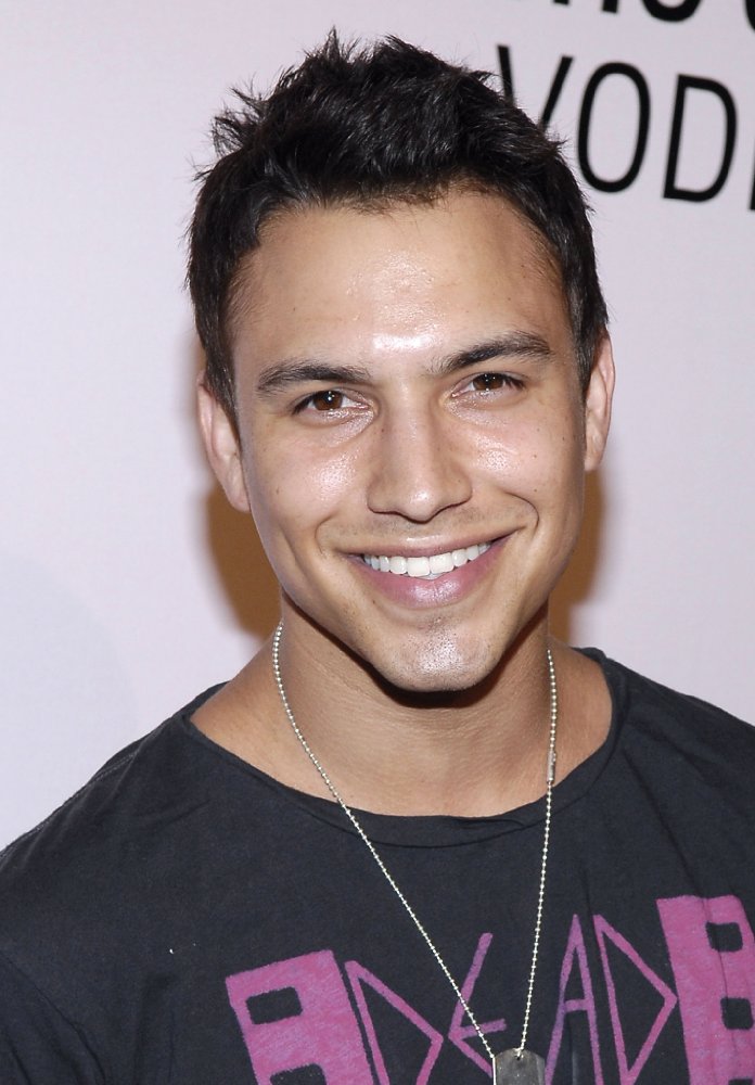 густаво эгельхаф. густаво карр 2021. густаво карр фильмы. густаво карр. густаво карр.