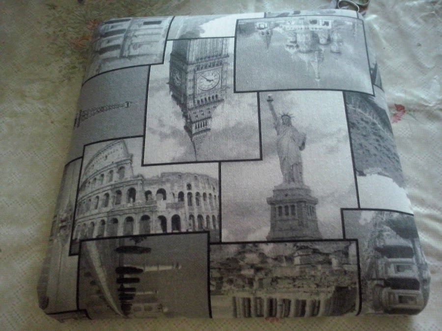 SILLA TAPIZADA EN BLANCO Y NEGRO (AUXILIAR PARA ZONA ESTUDIO) | Decoración