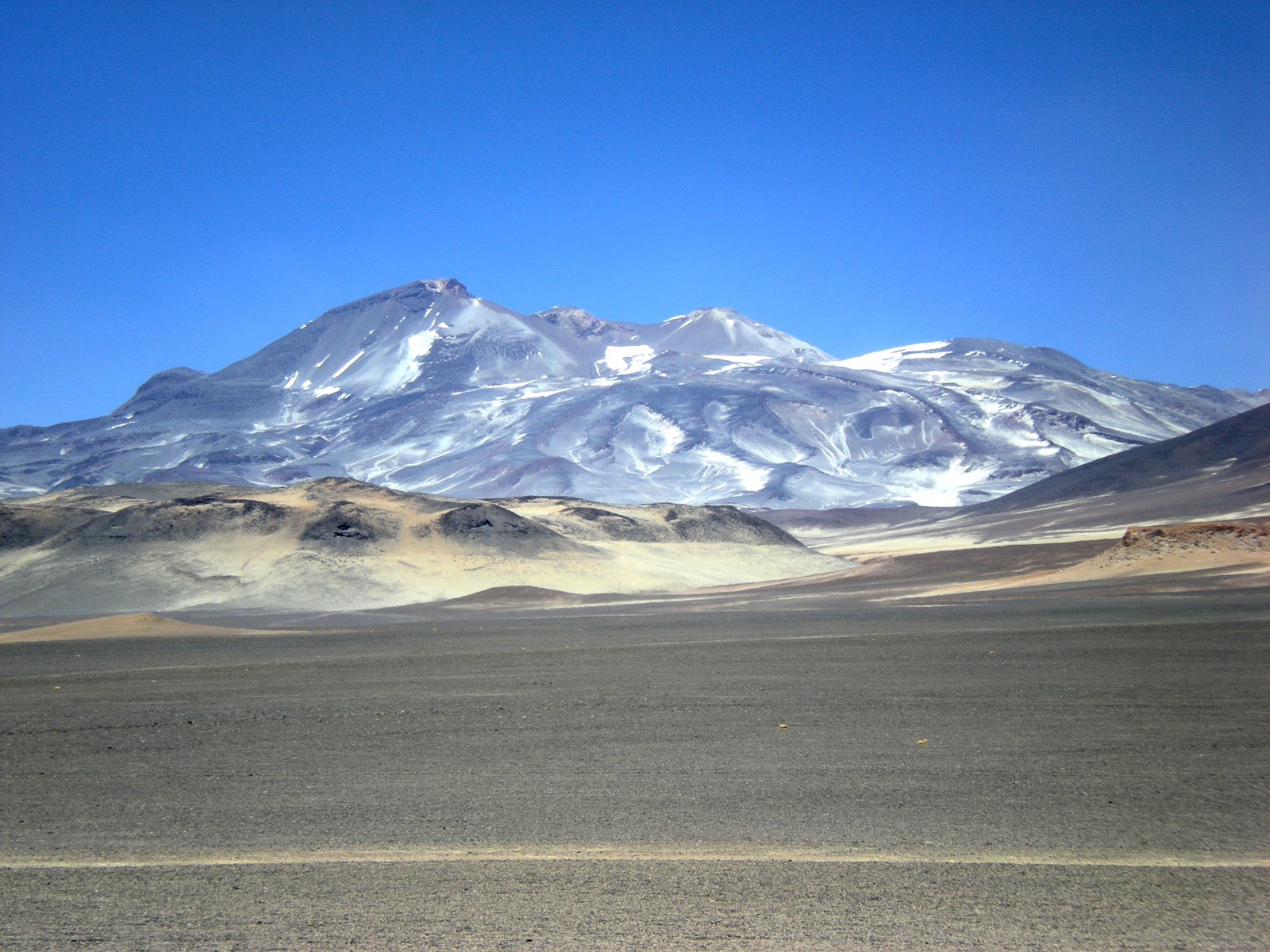 De montañas y viajes Nevado Ojos del Salado (6.934 m). Ascenso al