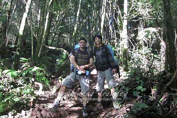pendakian puncak gunung gede