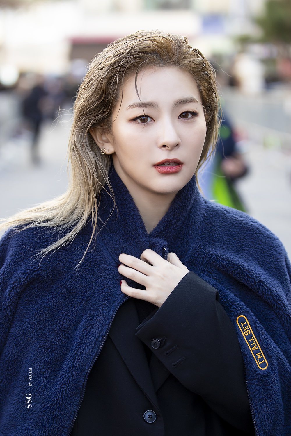 레드벨벳 슬기가 컨셉만을 위해 머릿결 포기해가며 했다는 머리.jpgif | 인스티즈