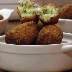 Bolinho de Arroz Recheado com Queijo Provolone
