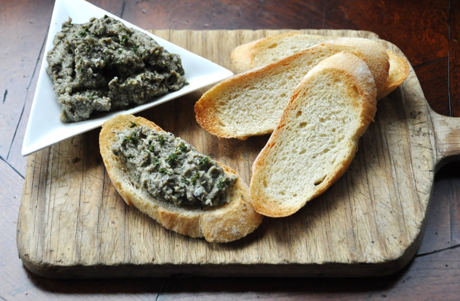 A LA GRAHAM ARTICHOKEOLIVE TAPENADE ON CROSTINI