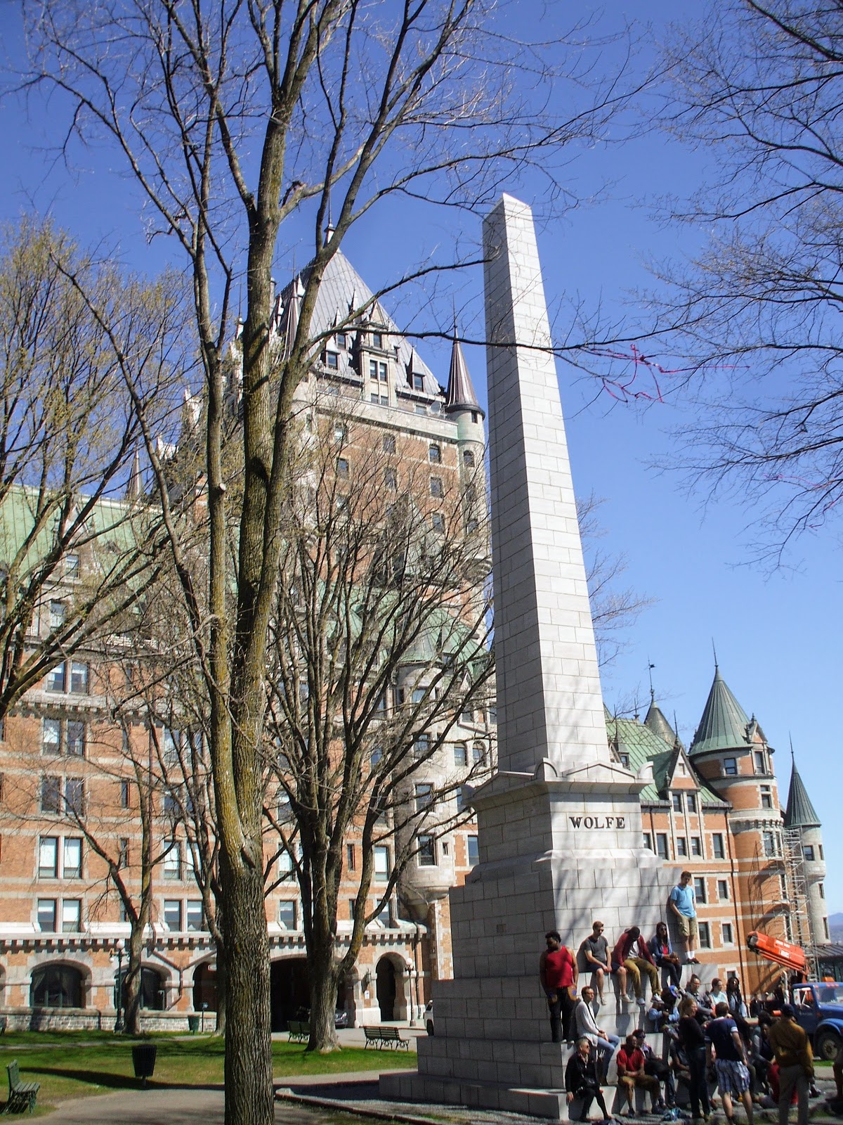 The OnLine Buzzletter Quebec Trip 14 Governor's Park and Battle of