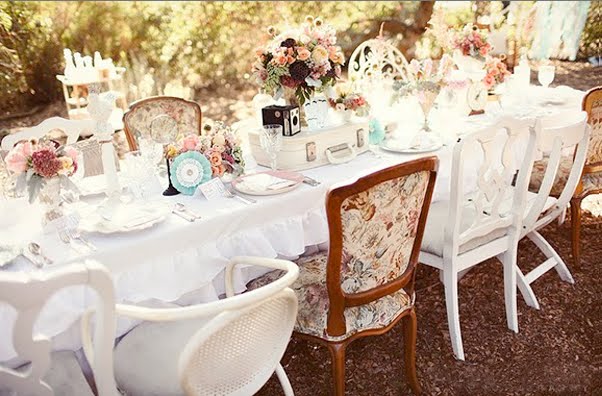 Infuse your Wedding with VINTAGE decor