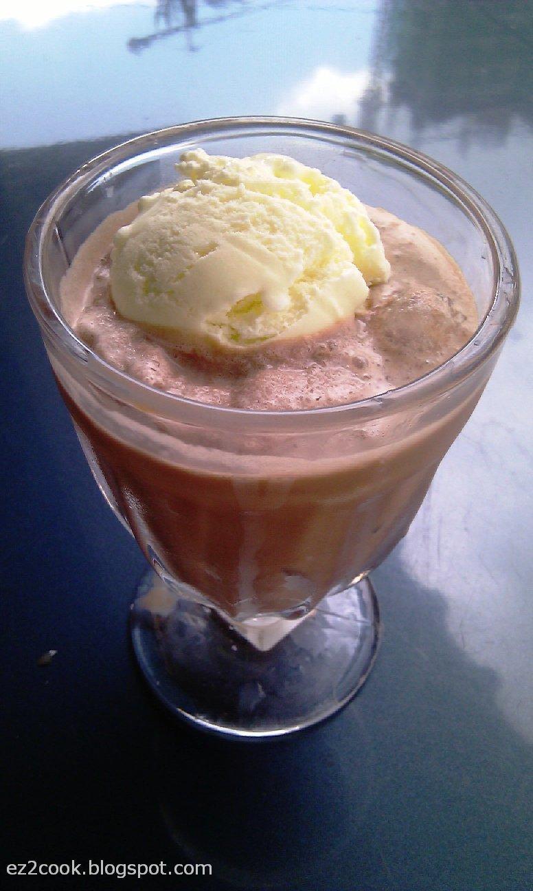 Its easy to cook Making Chocolate ice cream smoothie!