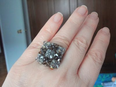 ganchillo y punto ANILLO CUADRADO DE SWAROVSKI