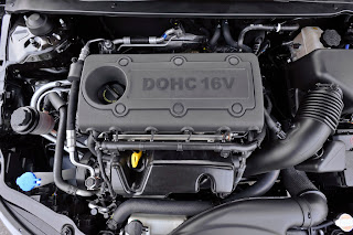 2012-Kia-Forte-5-Door-Hatchback-engine