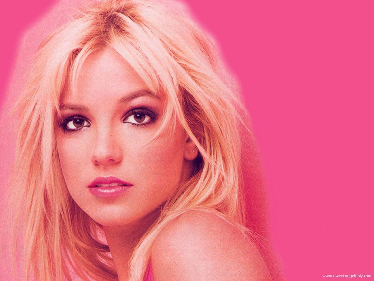 Booty Me Now: Britney Spears Wallpaper-1600x1200
