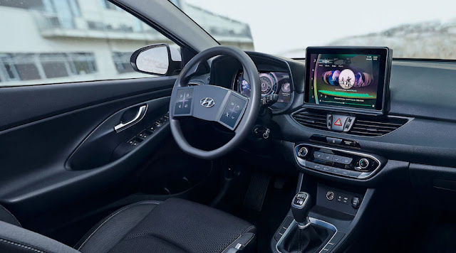 Сенсорные экраны на руле нового Hyundai 