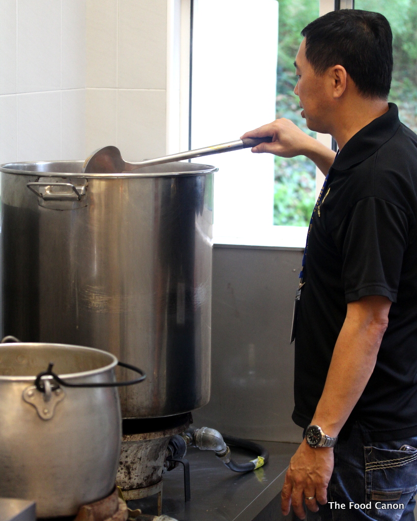Serving Auntie Ruby's Hokkien Prawn Mee for a party - Some cooking ...