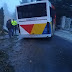 Λεωφορείο έπεσε σε φράχτη σπιτιού στο Πανόραμα Θεσσαλονίκης - Φωτογραφίες