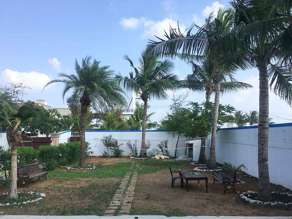 6 bedroom beach house in ecr for rent Beach House in ECR EzeeStays