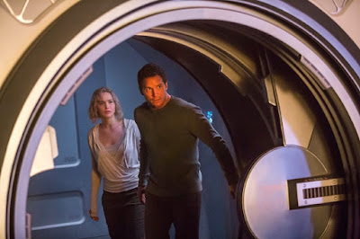 Passengers Chris Pratt and Jennifer Lawrence Image 18 (18)