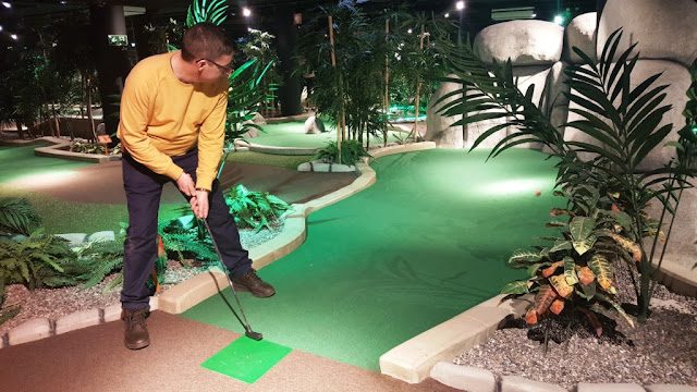 Paradise Adventure Golf at Täby Centrum Paradise Adventure Golf at Täby Centrum