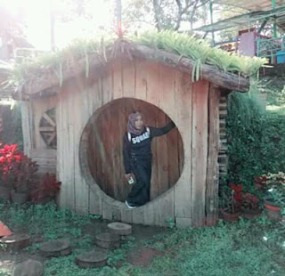 Agrowisata Bhakti Alam, Ngembal, Pasuruan : Tempat Rekreasi, Outbound & Edukasi Serta Hunting Foto Spot Rumah Hobbit di Agrowisata Bhakti Alam, Ngembal, Pasuruan
