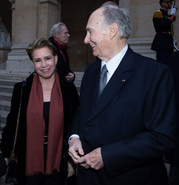 The Grand Duchess was received as guest of honor by Frederic Mitterrand. Farah Pahlavi and Karim Aga Khan were present at the event