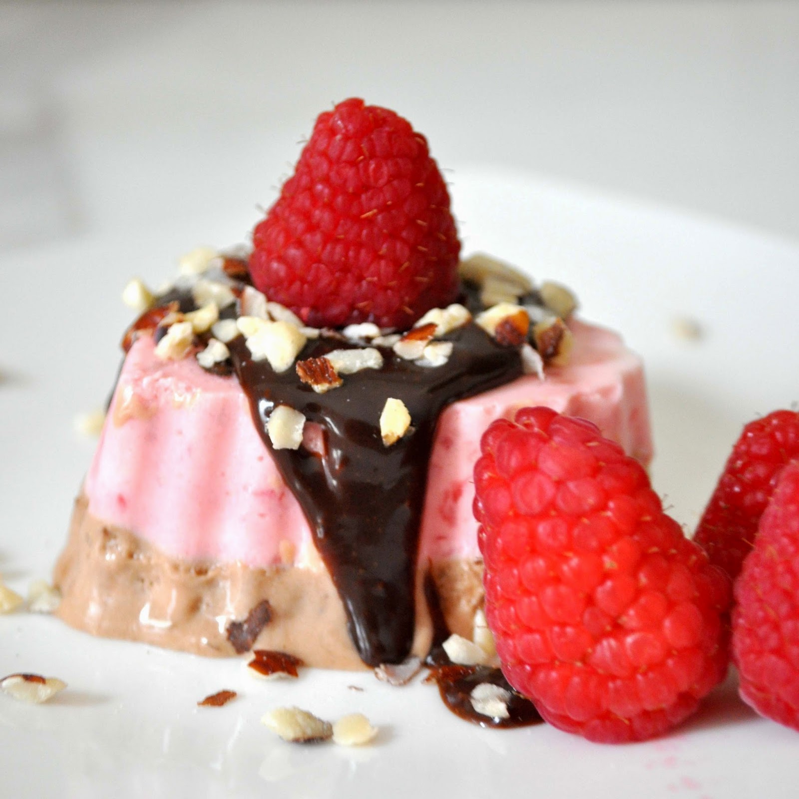 Cooking with Manuela: Two-Layer Raspberry, Nutella and Hazelnuts Semifreddo