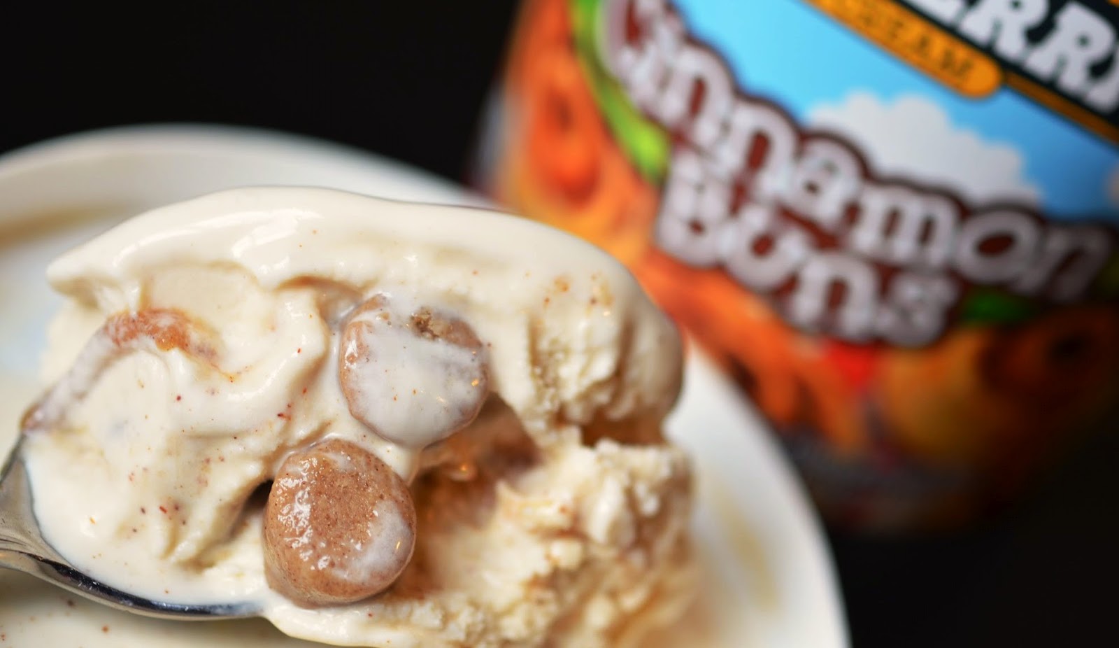 food and ice cream recipes REVIEW Ben & Jerry's Cinnamon Buns