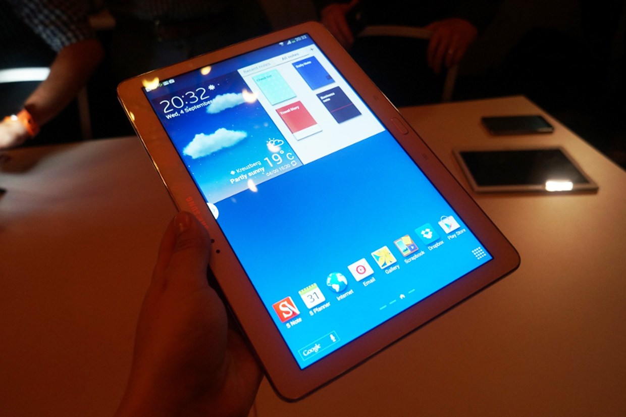 Samsung note 10 экран. Планшет самсунг большой экран. Планшет самсунг большой экран новый. Обновление для Galaxy Note 10.1. Планшет самсунг большой экран со встроенной клавиатурой.