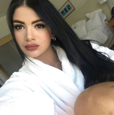 Bo moi cua CR7 nong bong khong thua Irina Shayk - Anh 8