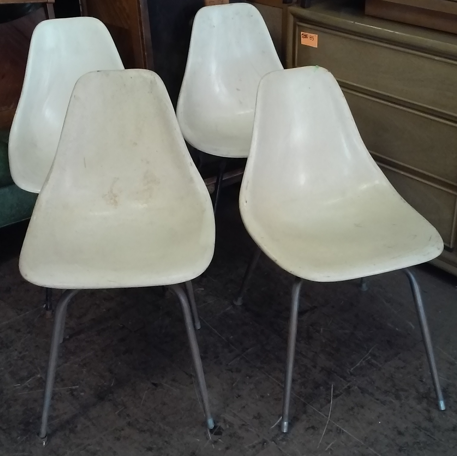 UHURU FURNITURE & COLLECTIBLES SOLD Set of 4 MidCentury Plastic Barrel Chairs 120 / set