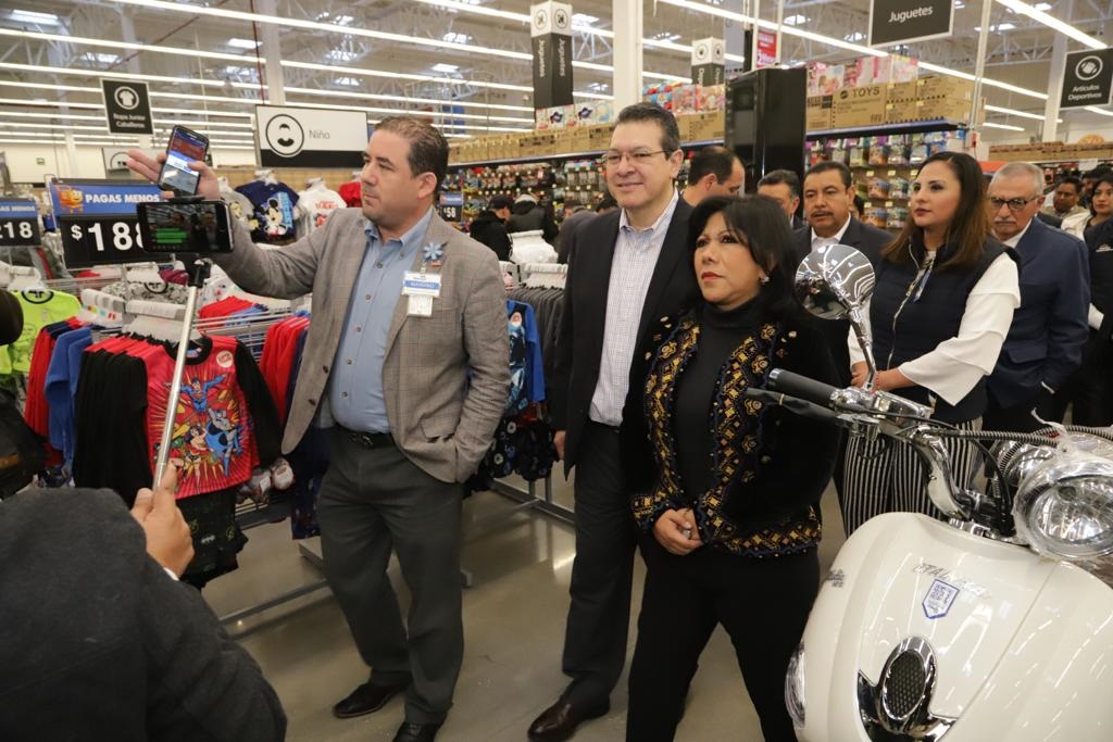 MARCO MENA INAUGURA SUCURSAL DE WALMART EN TLAXCALA Al Minuto
