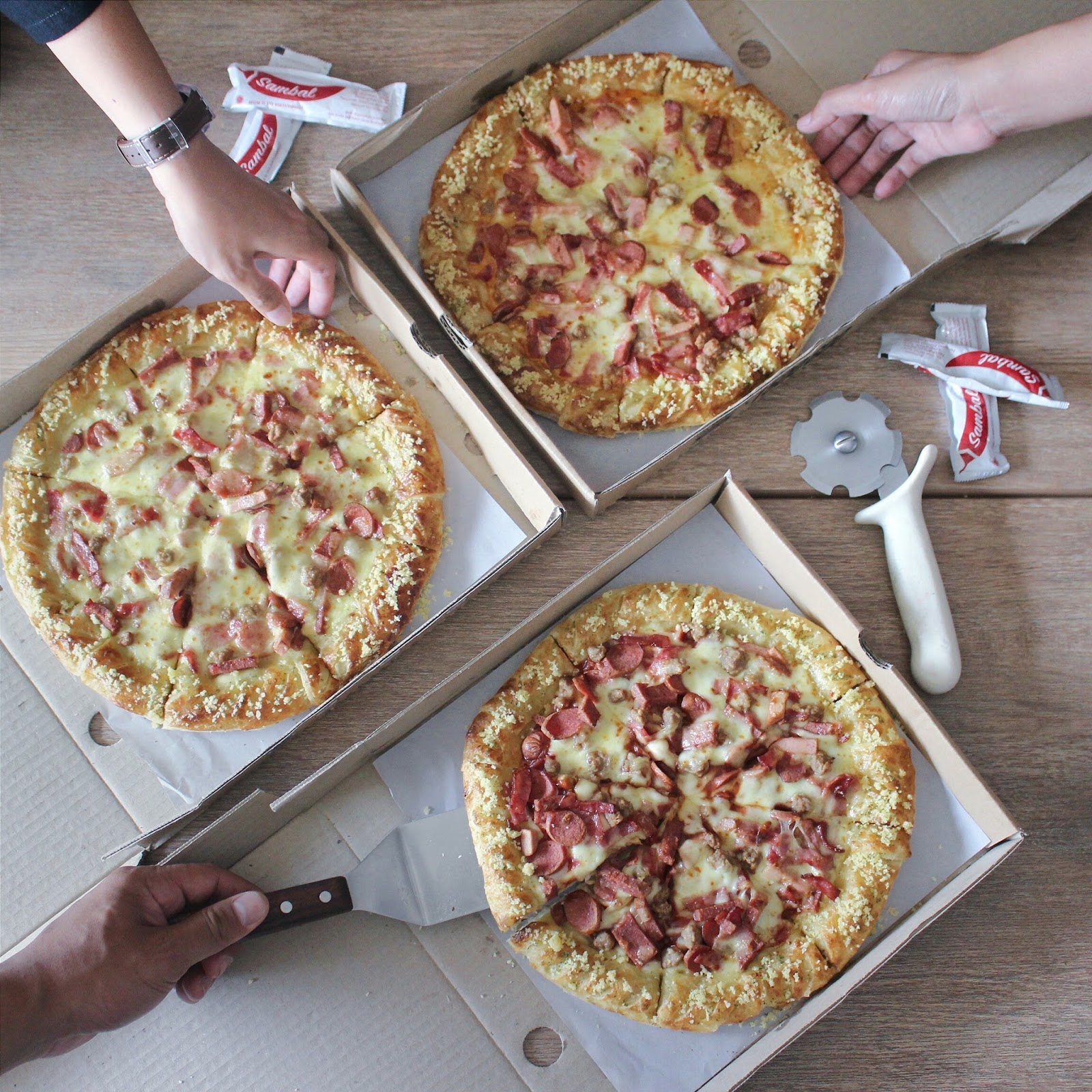 ALLTIME FAV MEAT LOVERS PIZZA WITH NEW TOPPING SAUCES & SAUSAGE PASTRY